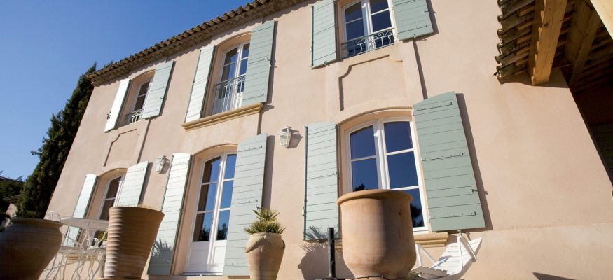 Modern entrance to the big white house